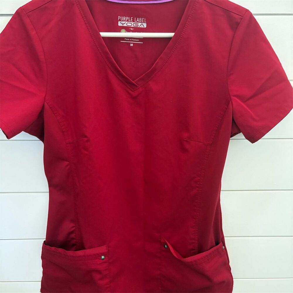 Purple Label Yoga Women's Red V-Neck Scrub Top M Short Sleeve Workwear‎